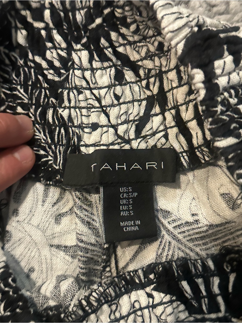Tahari Women’s Size S Black White Tropical Leaf Print Wide Leg Crop Pants Elasti - Picture 4 of 9